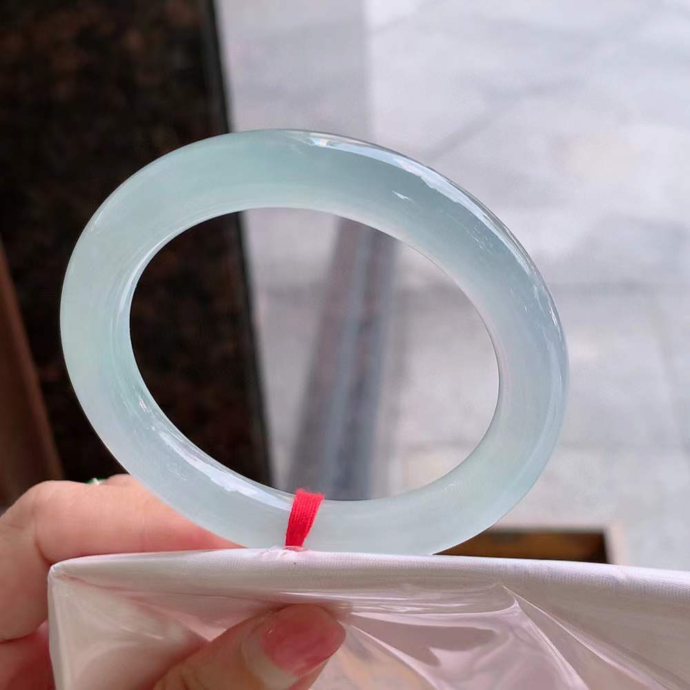 🍃圆条冰玻晴绿翡翠手镯