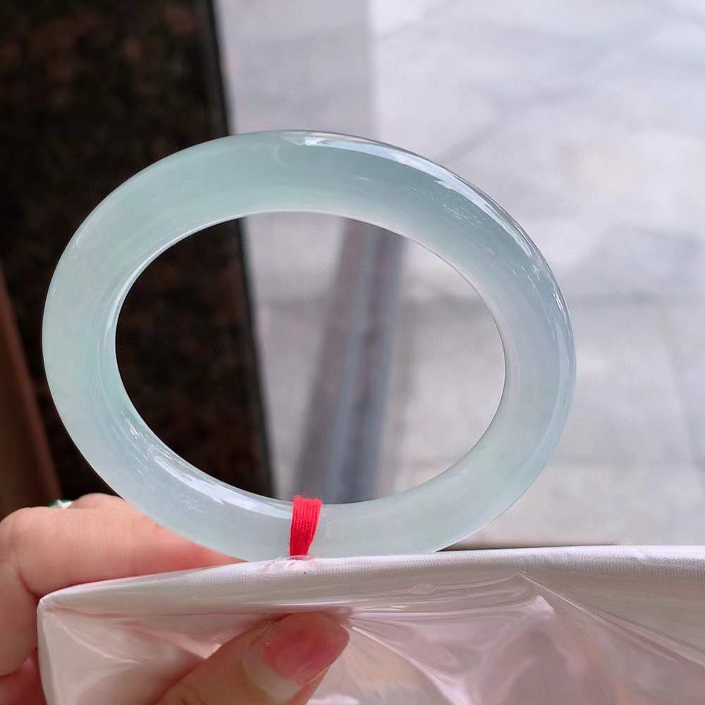 🍃圆条冰玻晴绿翡翠手镯