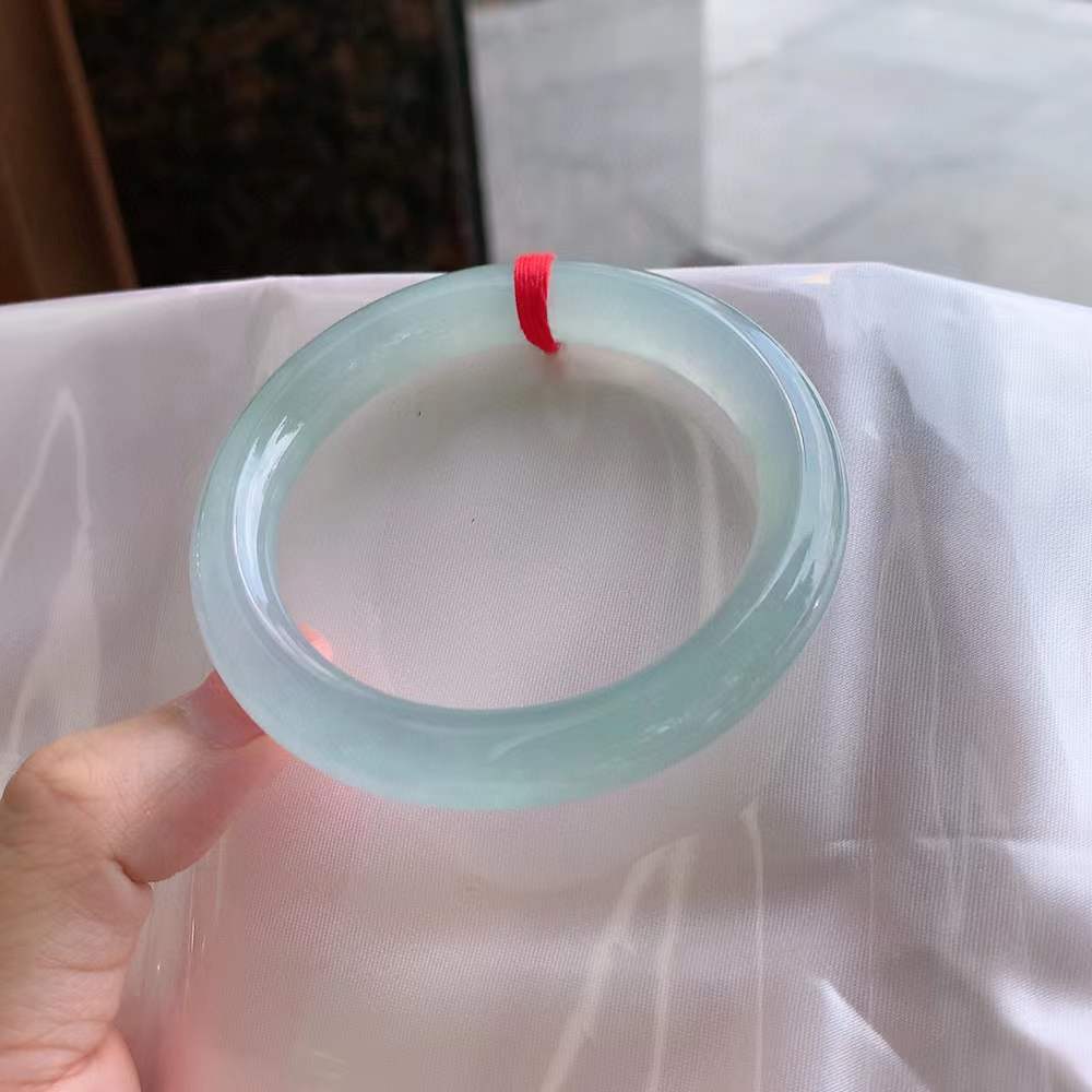 🍃圆条冰玻晴绿翡翠手镯
