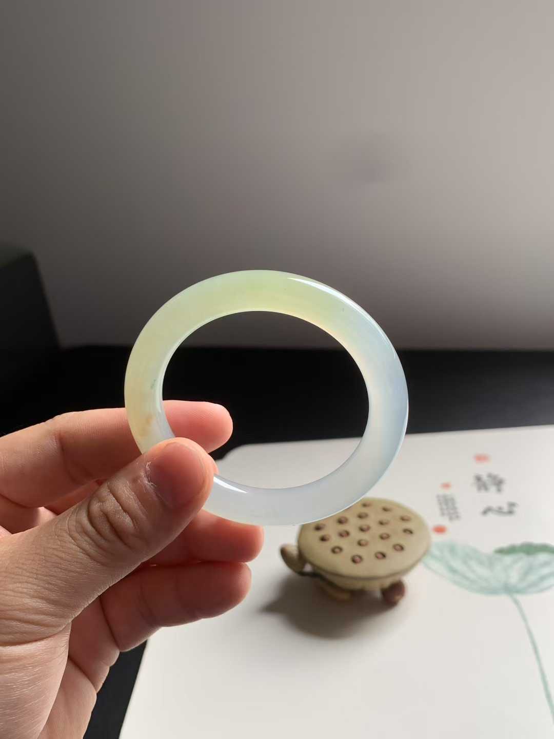 冰糖黄圆条翡翠手镯