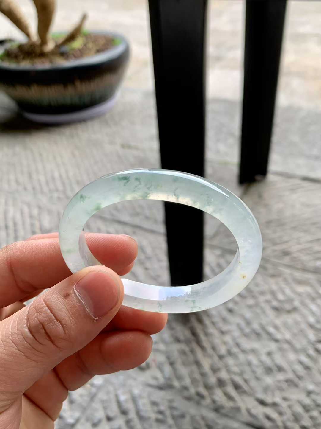 冰胶飘花贵妃翡翠手镯
