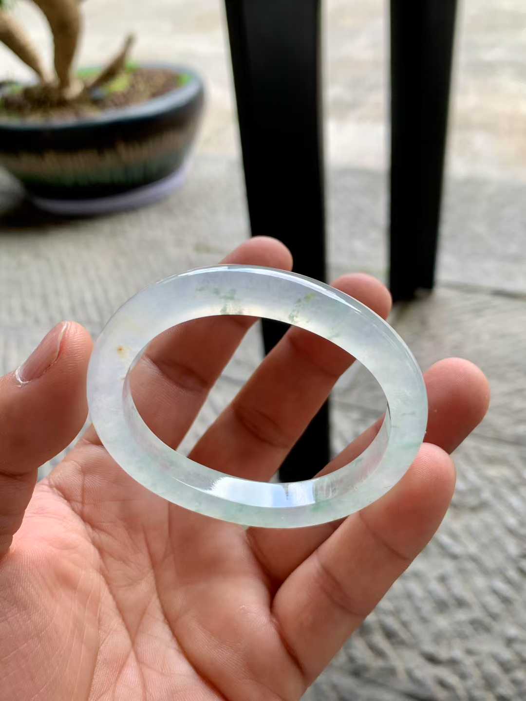 冰胶飘花贵妃翡翠手镯