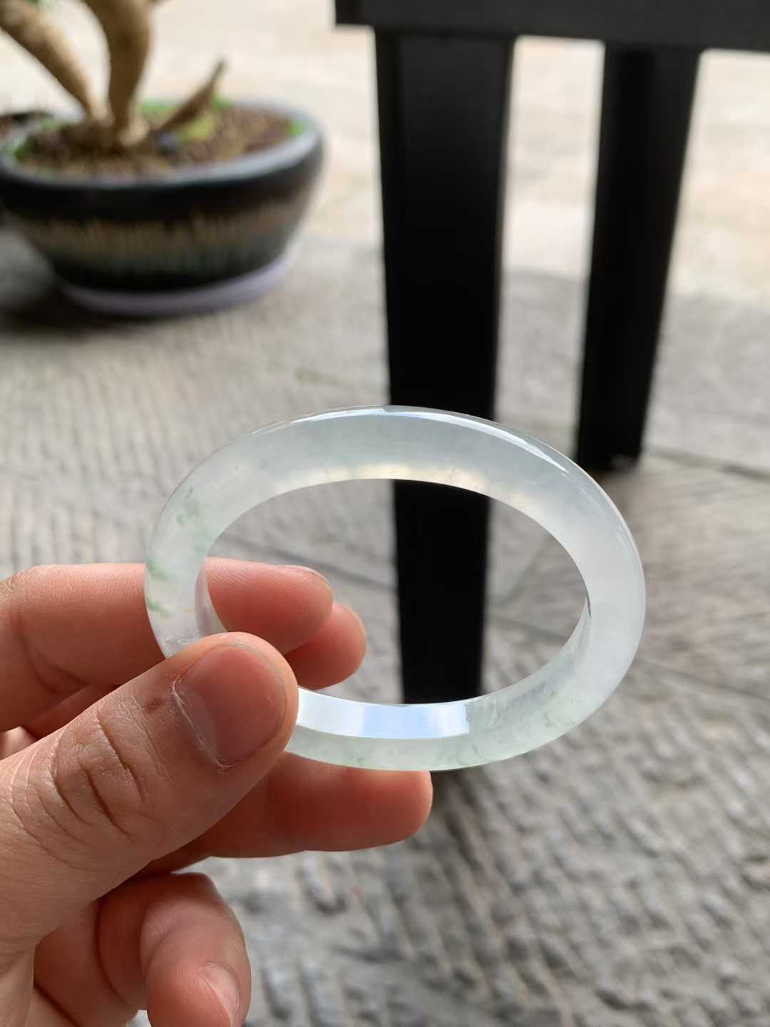 冰胶飘花贵妃翡翠手镯