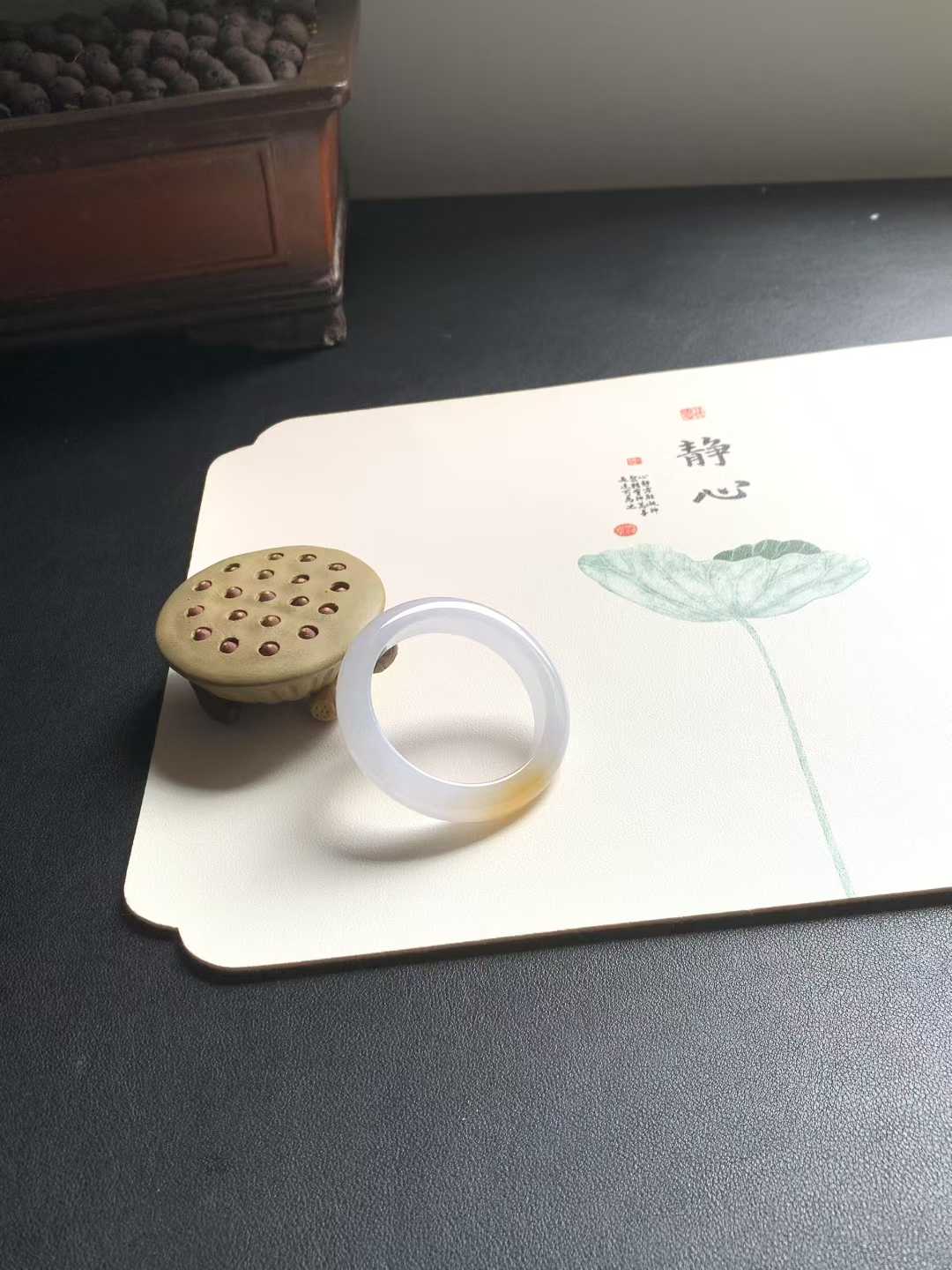 冰胶黄翡正圈翡翠手镯