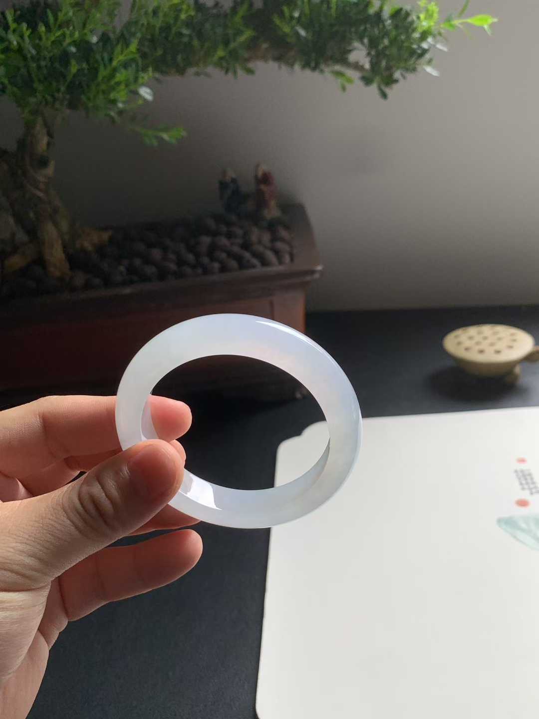 冰胶晴底正圈翡翠手镯