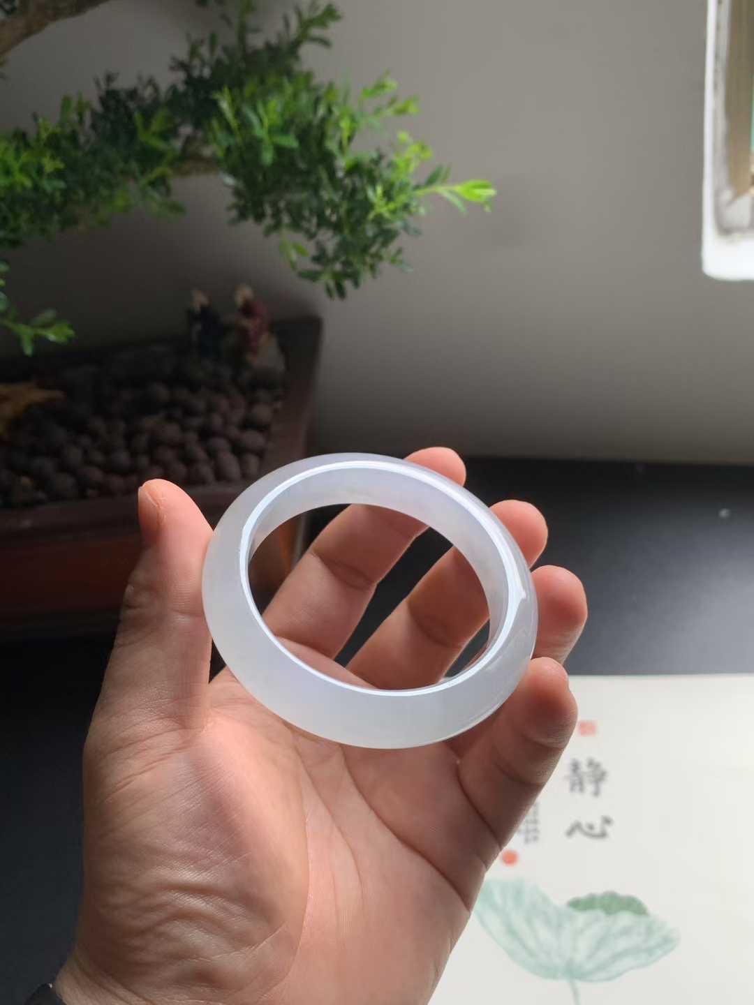 冰胶晴底正圈翡翠手镯