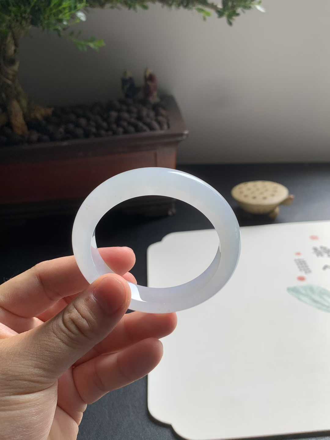 冰胶晴底正圈翡翠手镯