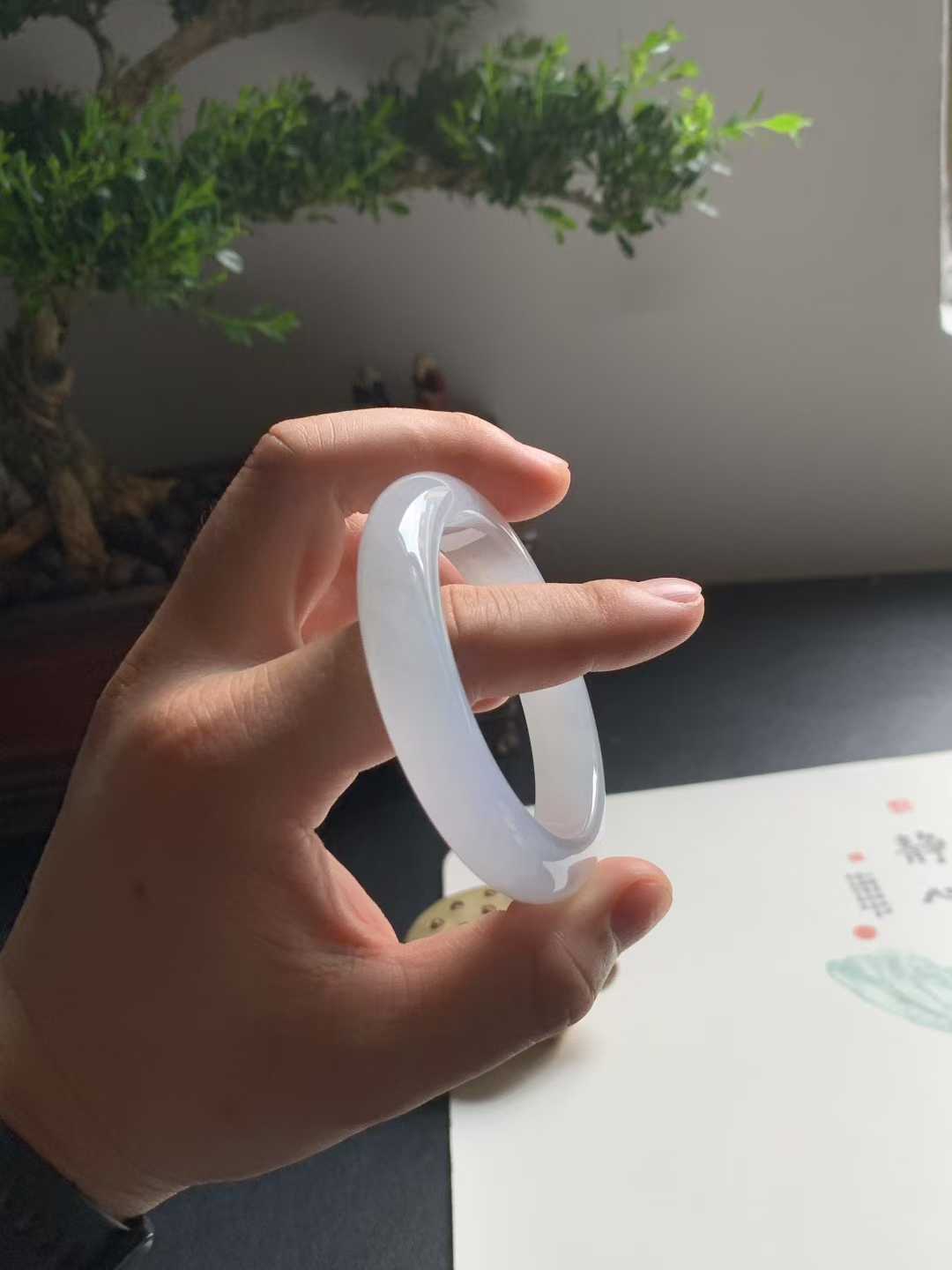 冰胶晴底正圈翡翠手镯