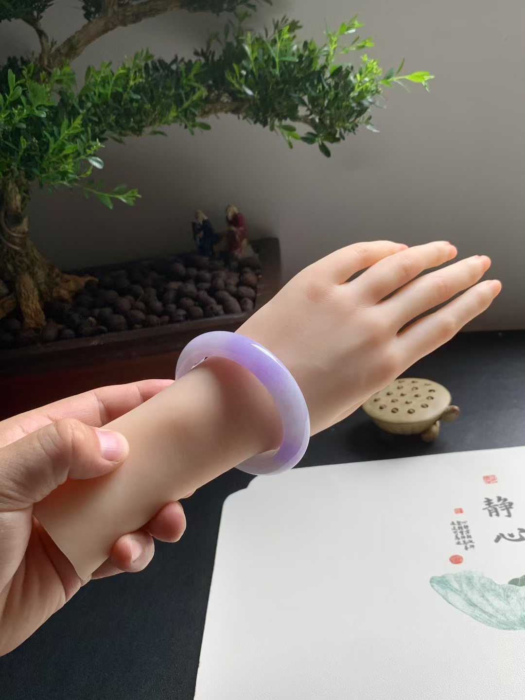冰糯种紫罗兰正圈翡翠手镯