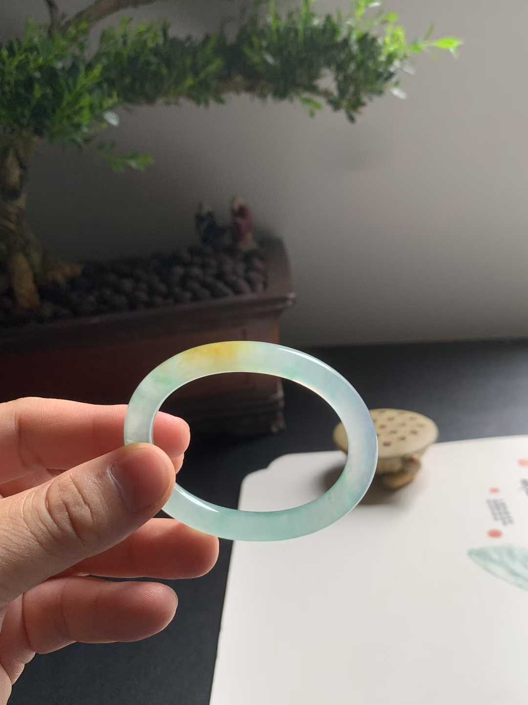 冰种黄加绿贵妃翡翠手镯