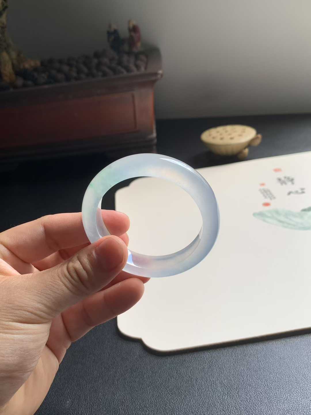 玻璃底金丝绿正圈翡翠手镯