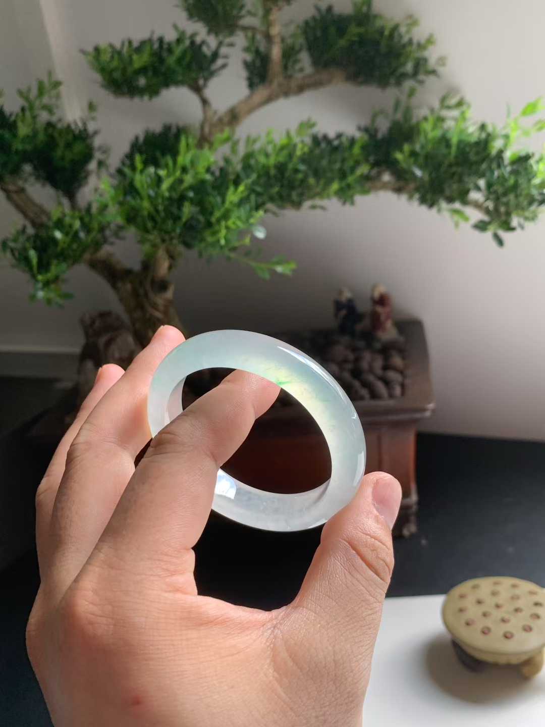 玻璃种金丝翠正圈翡翠手镯~