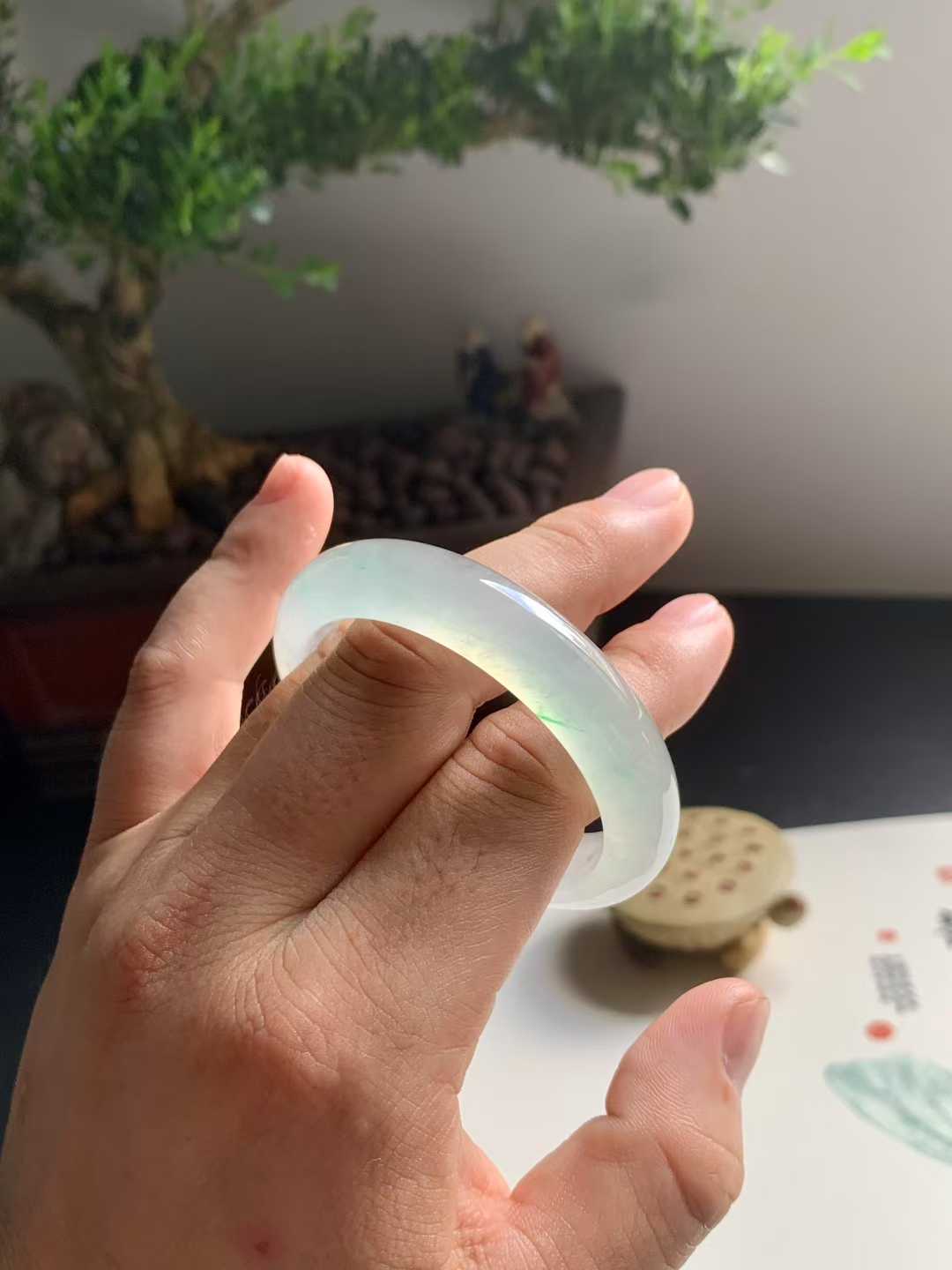 玻璃种金丝翠正圈翡翠手镯~