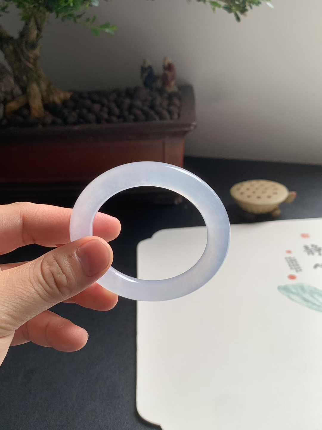 冰种白月光圆条翡翠手镯