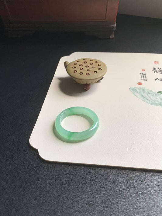 冰绿正圈翡翠手镯