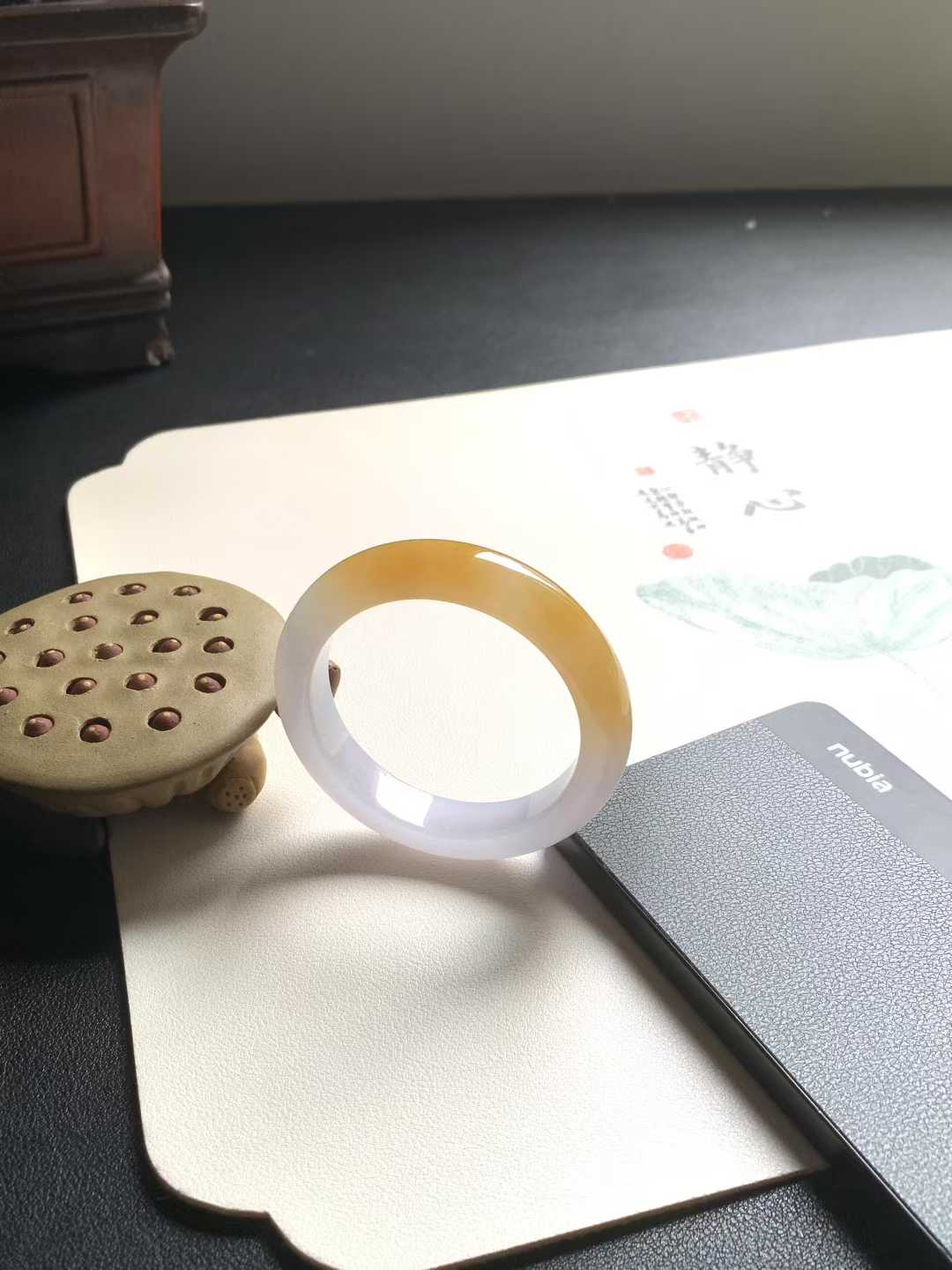 冰胶黄翡正圈翡翠手镯