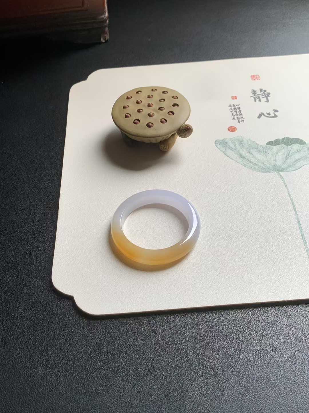 冰胶黄翡正圈翡翠手镯