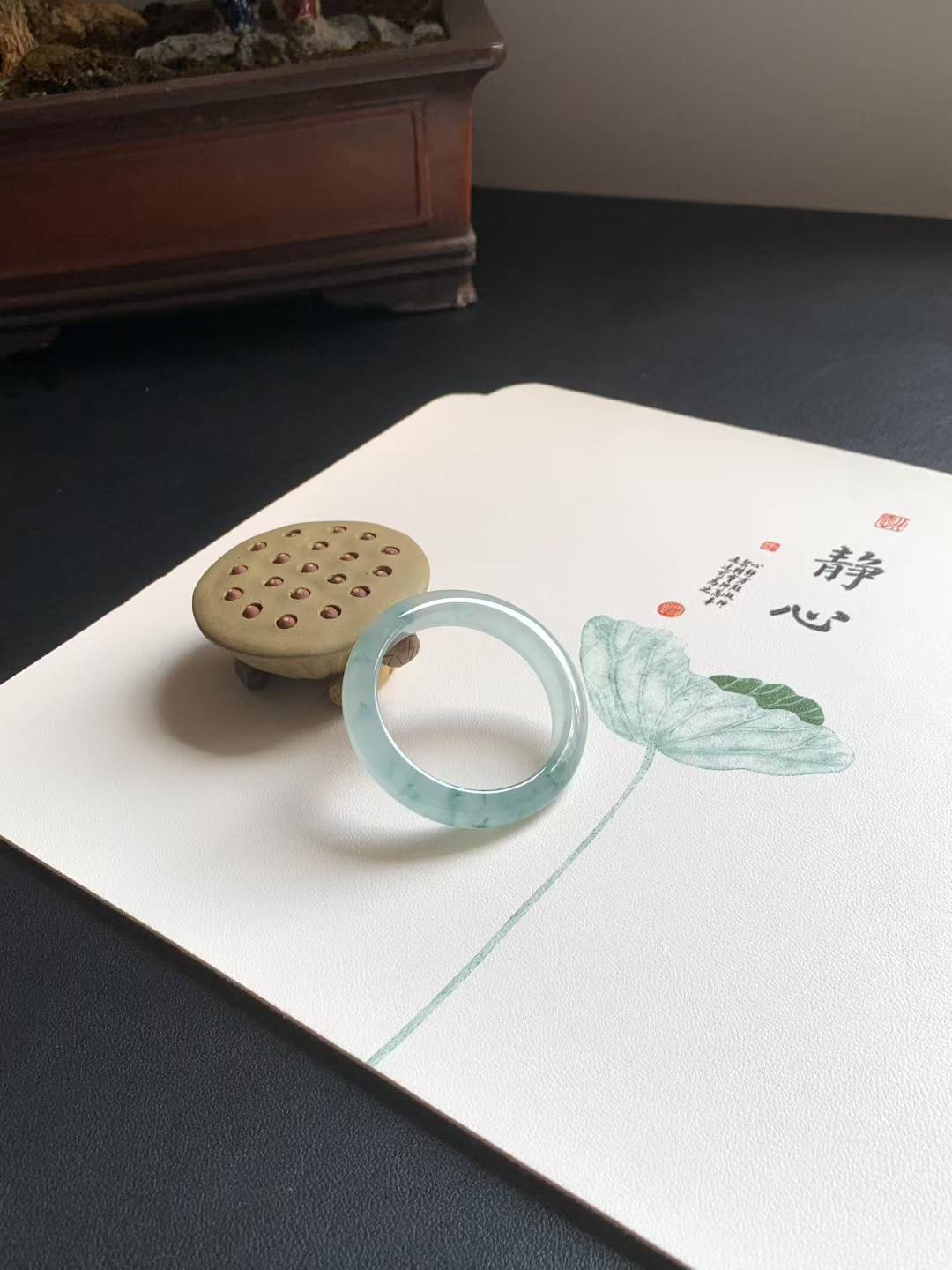 冰胶飘花正圈翡翠手镯