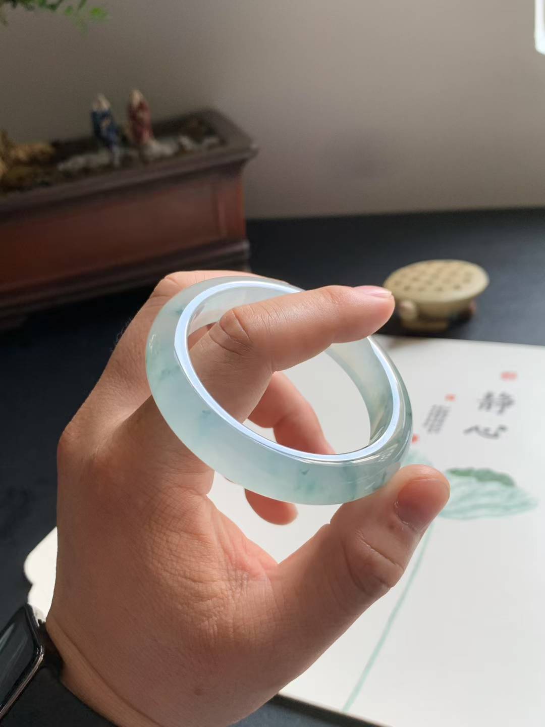 冰胶飘花正圈翡翠手镯