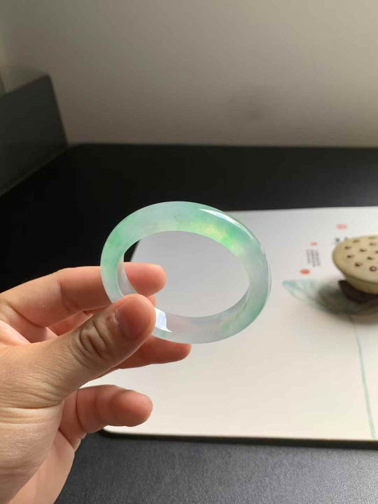 冰绿正圈翡翠手镯