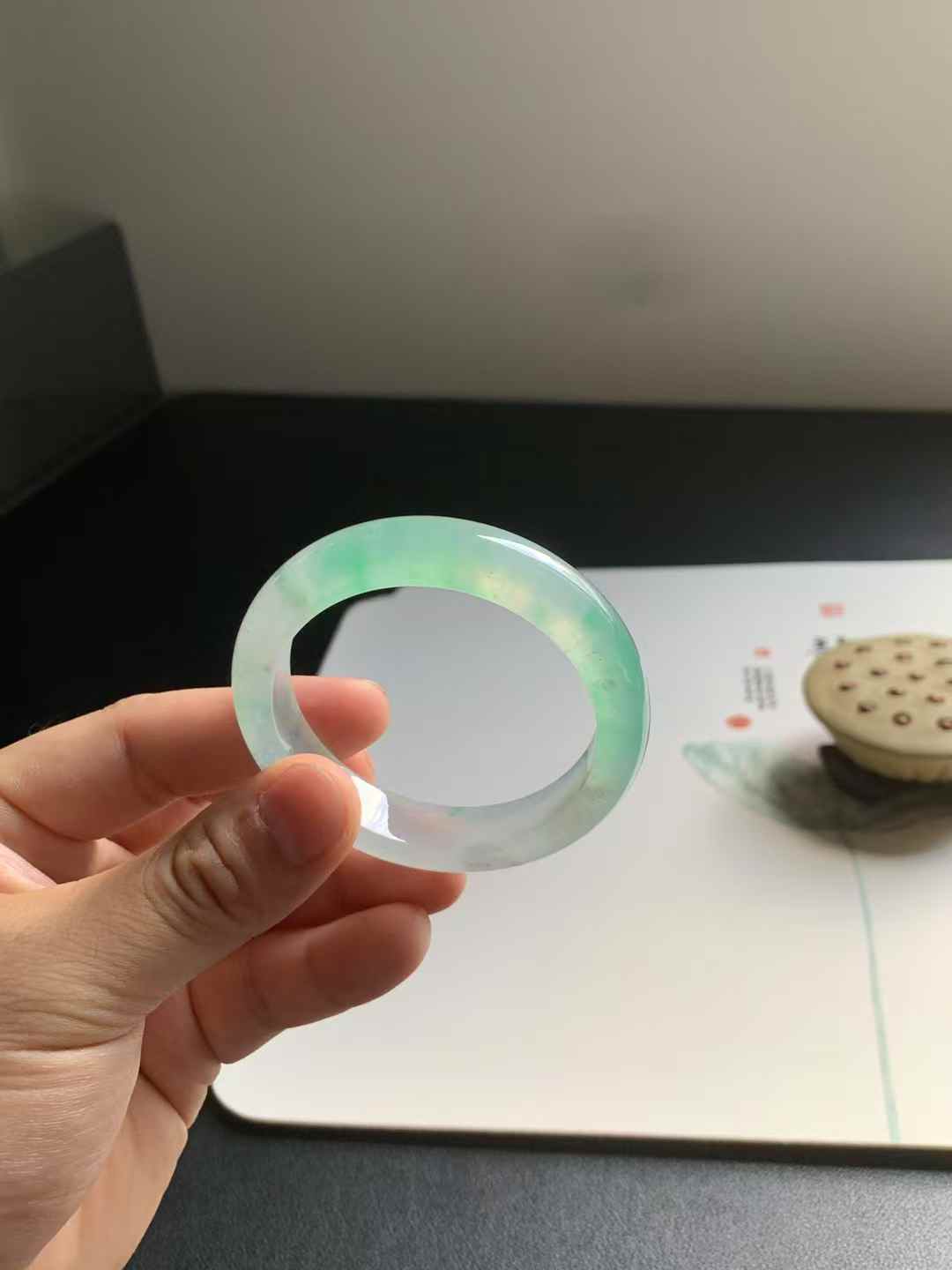 冰绿正圈翡翠手镯