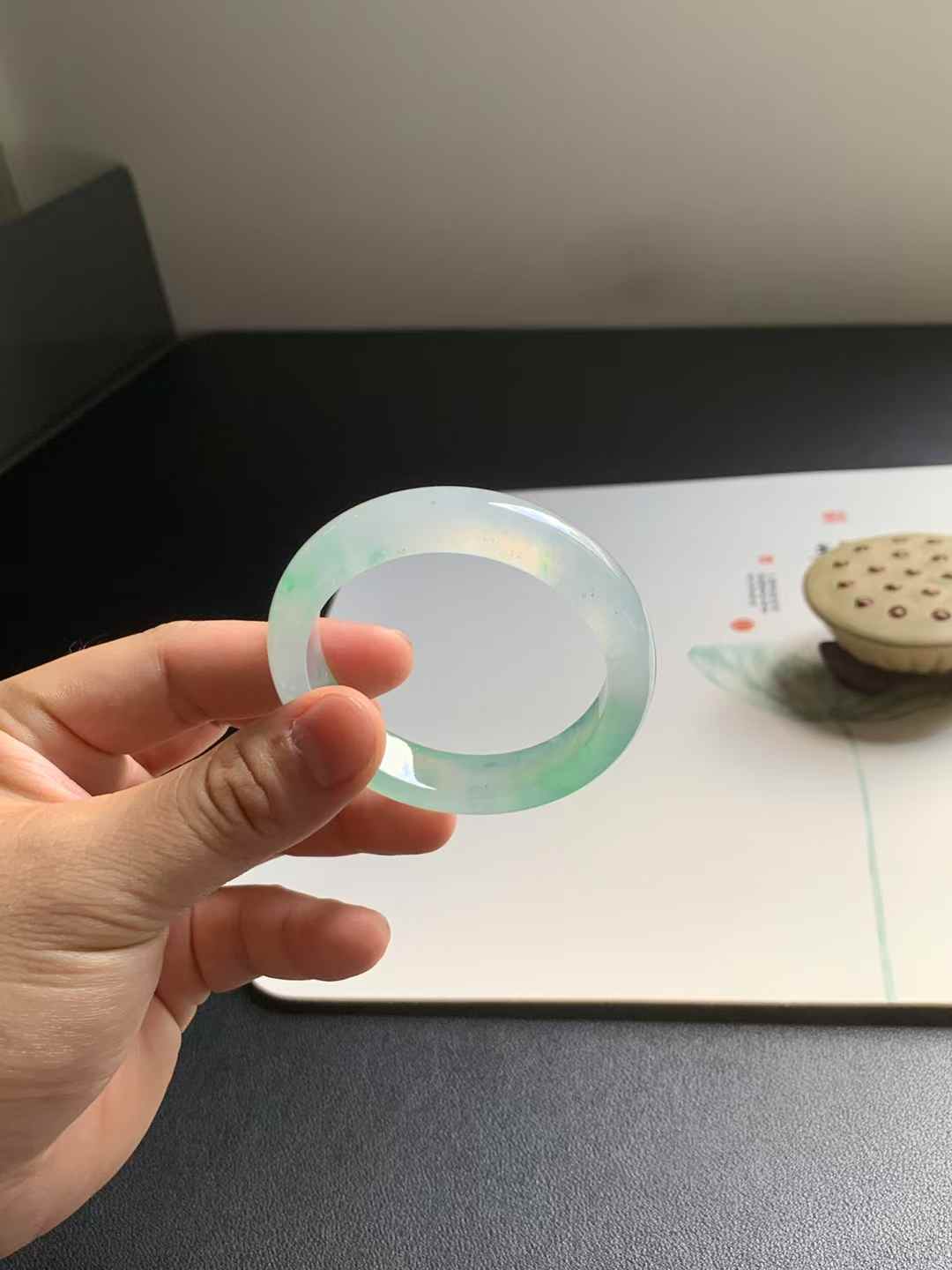 冰绿正圈翡翠手镯