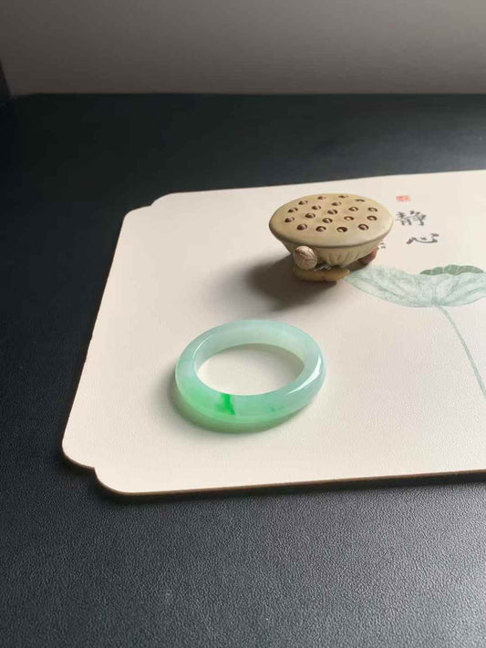 辣阳绿正圈翡翠手镯