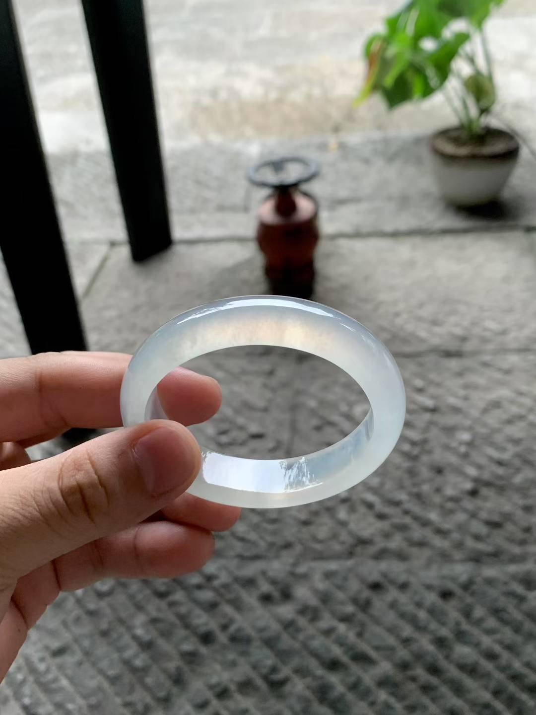 高冰底起光贵妃翡翠手镯
