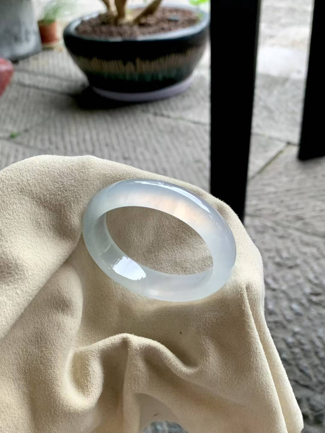 高冰底起光贵妃翡翠手镯