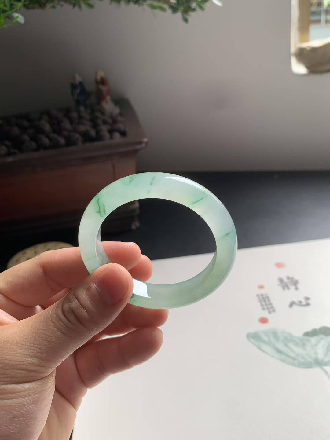 冰胶飘花正圈翡翠手镯