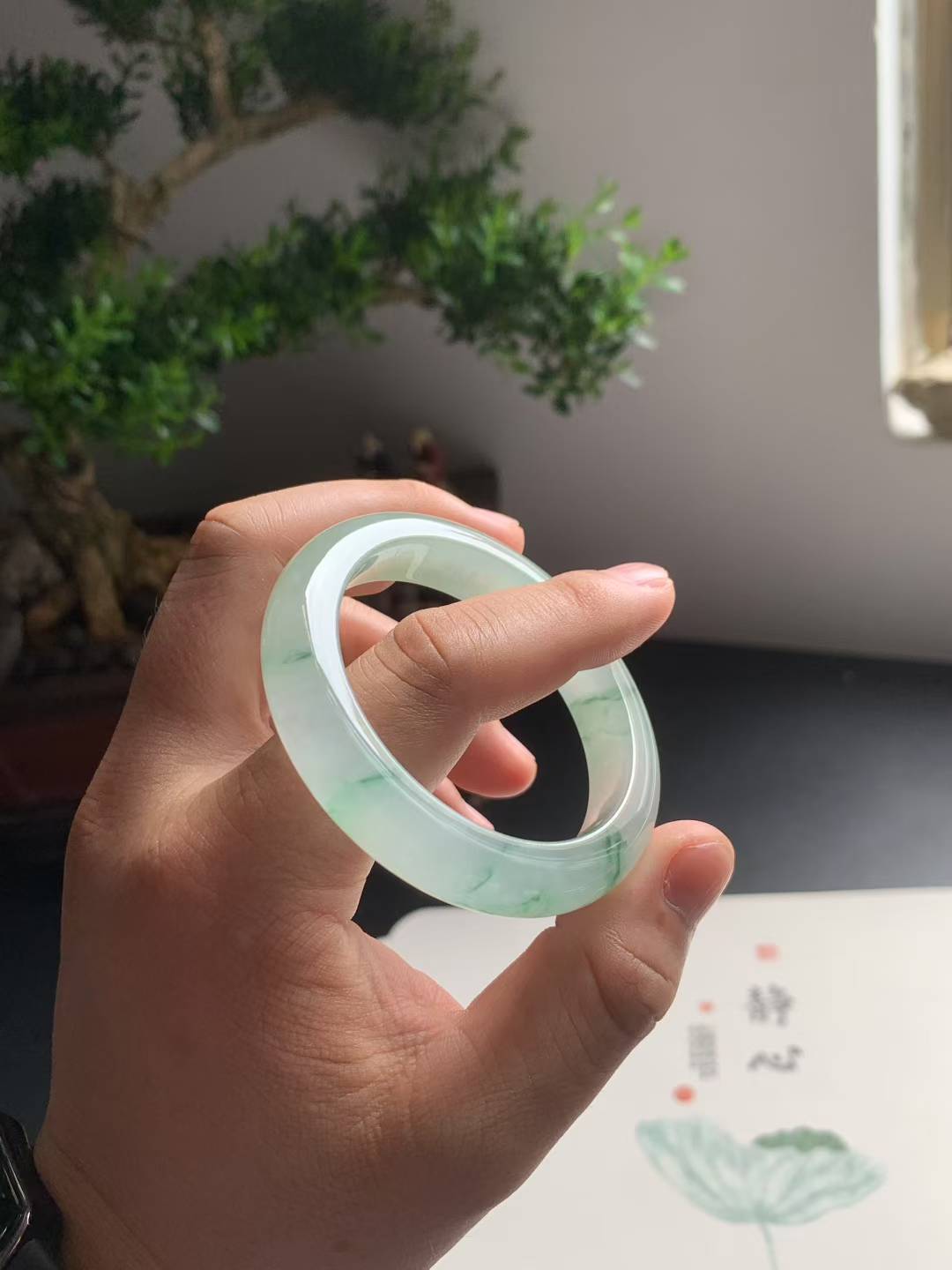 冰胶飘花正圈翡翠手镯