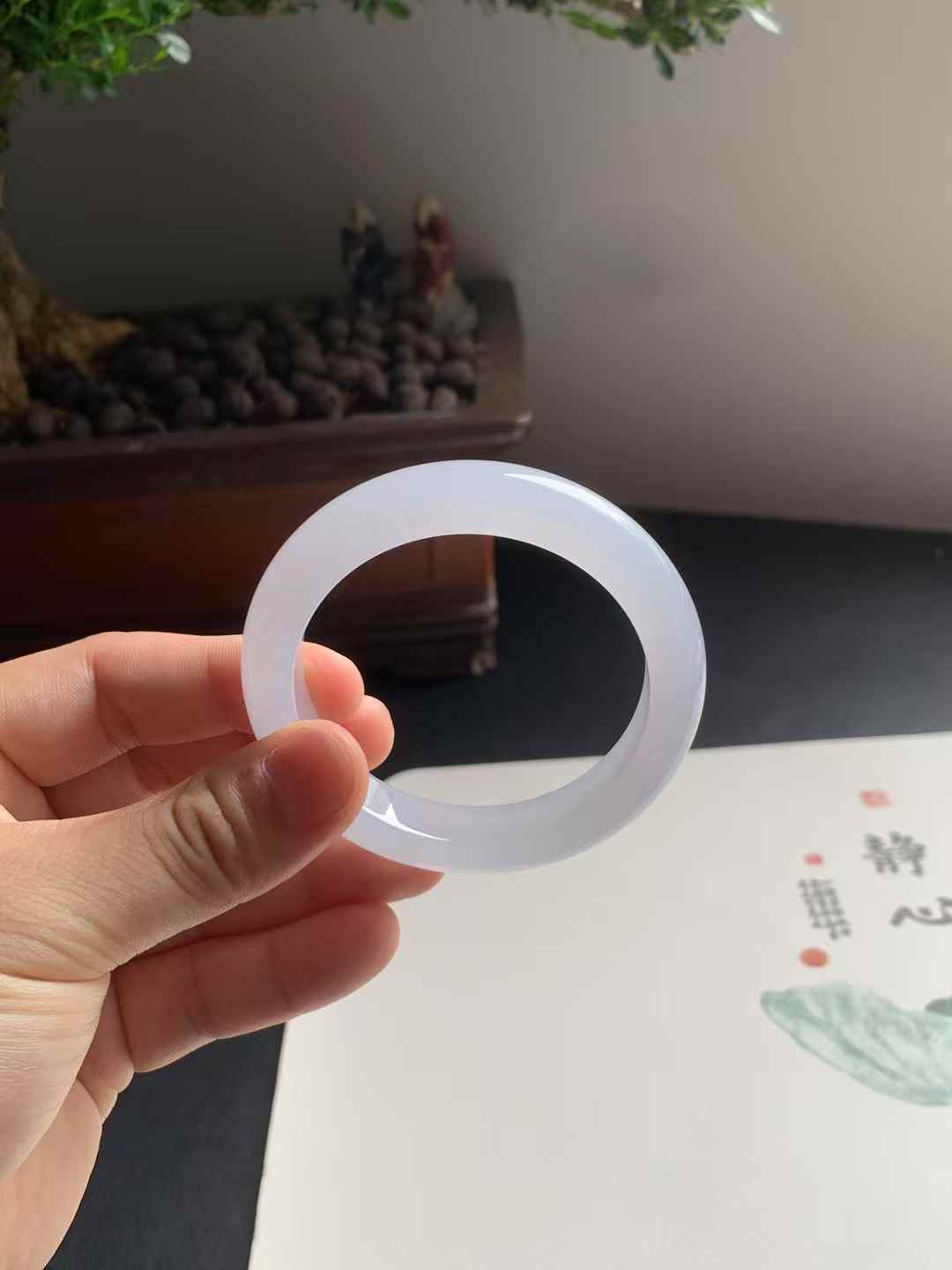冰糯种正圈翡翠手镯