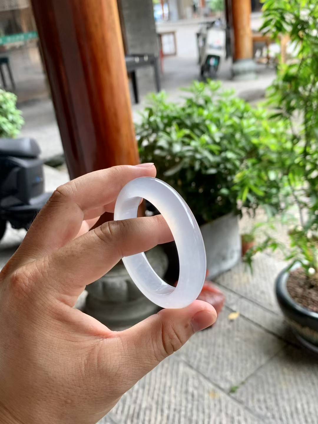 玻璃底白月光正圈翡翠手镯