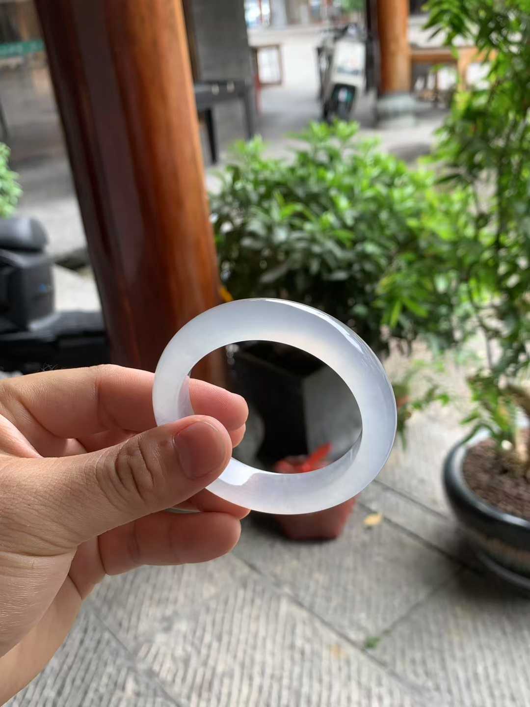 玻璃底白月光正圈翡翠手镯