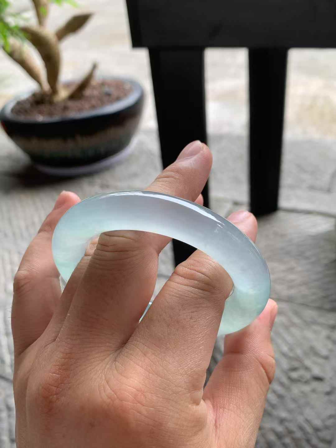 高冰种绿花圆条翡翠手镯