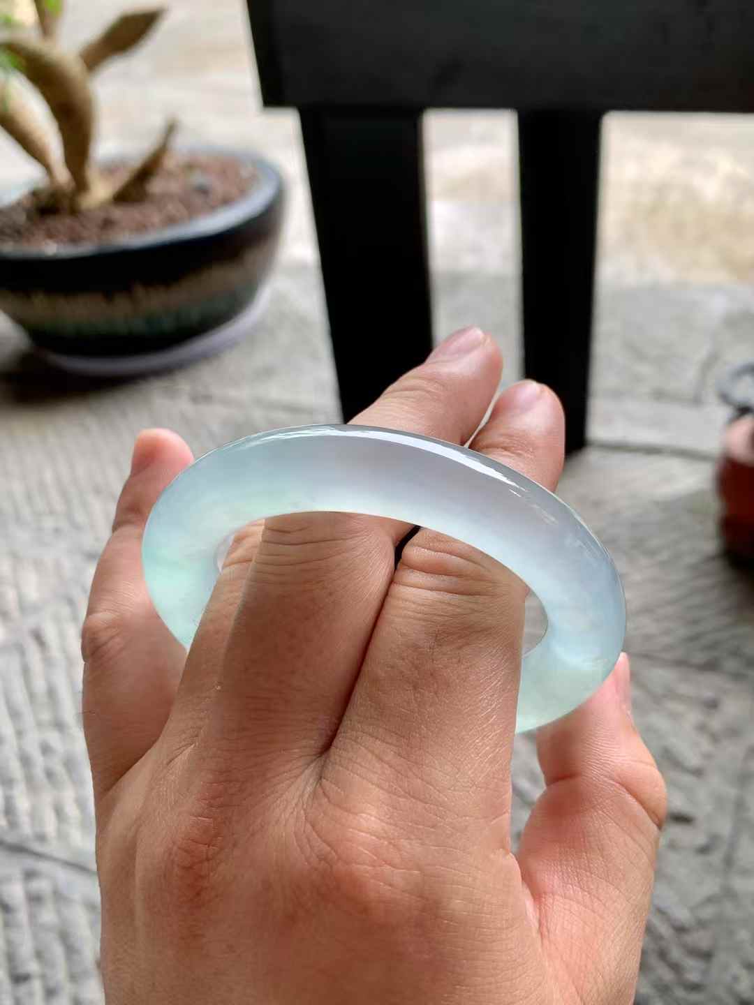 高冰种绿花圆条翡翠手镯