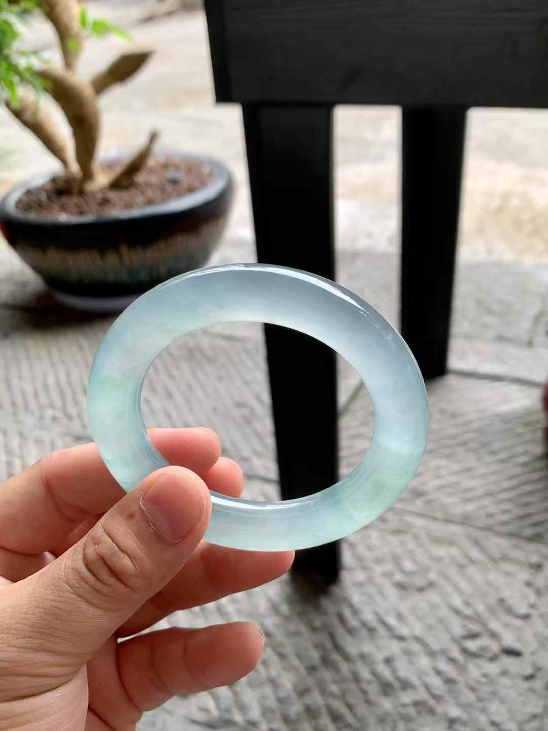 高冰种绿花圆条翡翠手镯