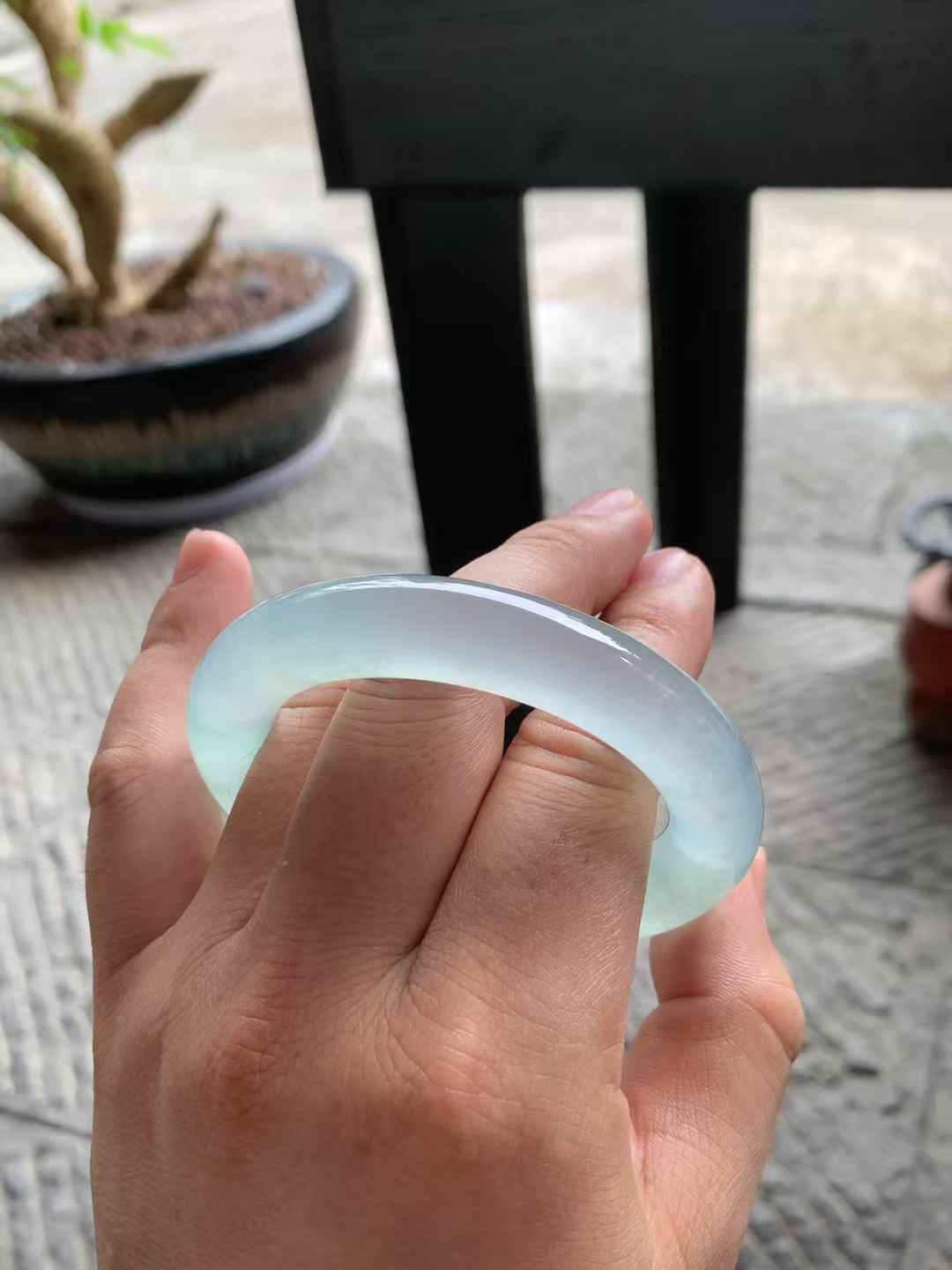 高冰种绿花圆条翡翠手镯