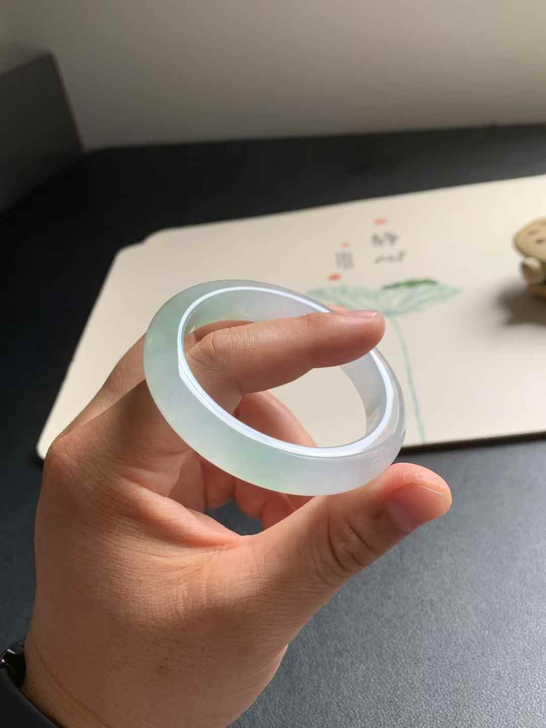 冰种甜绿正圈翡翠手镯