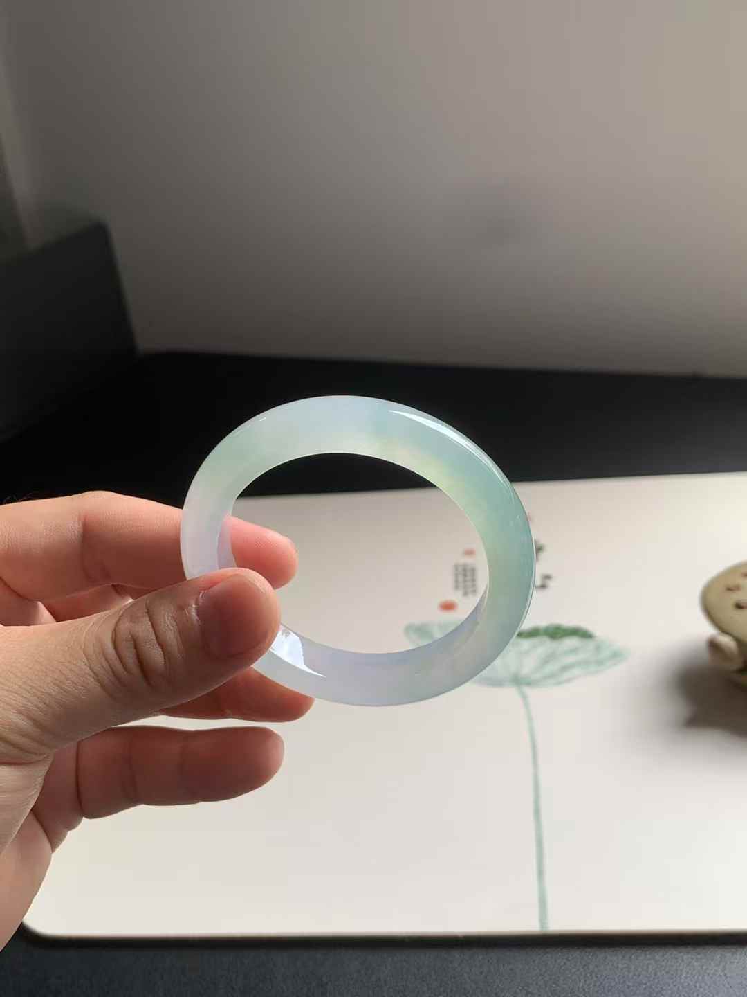 冰种甜绿正圈翡翠手镯