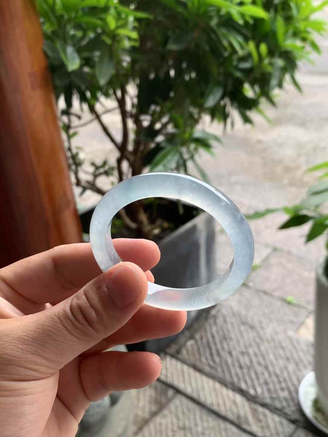 玻璃底起光冰蓝翡翠手镯