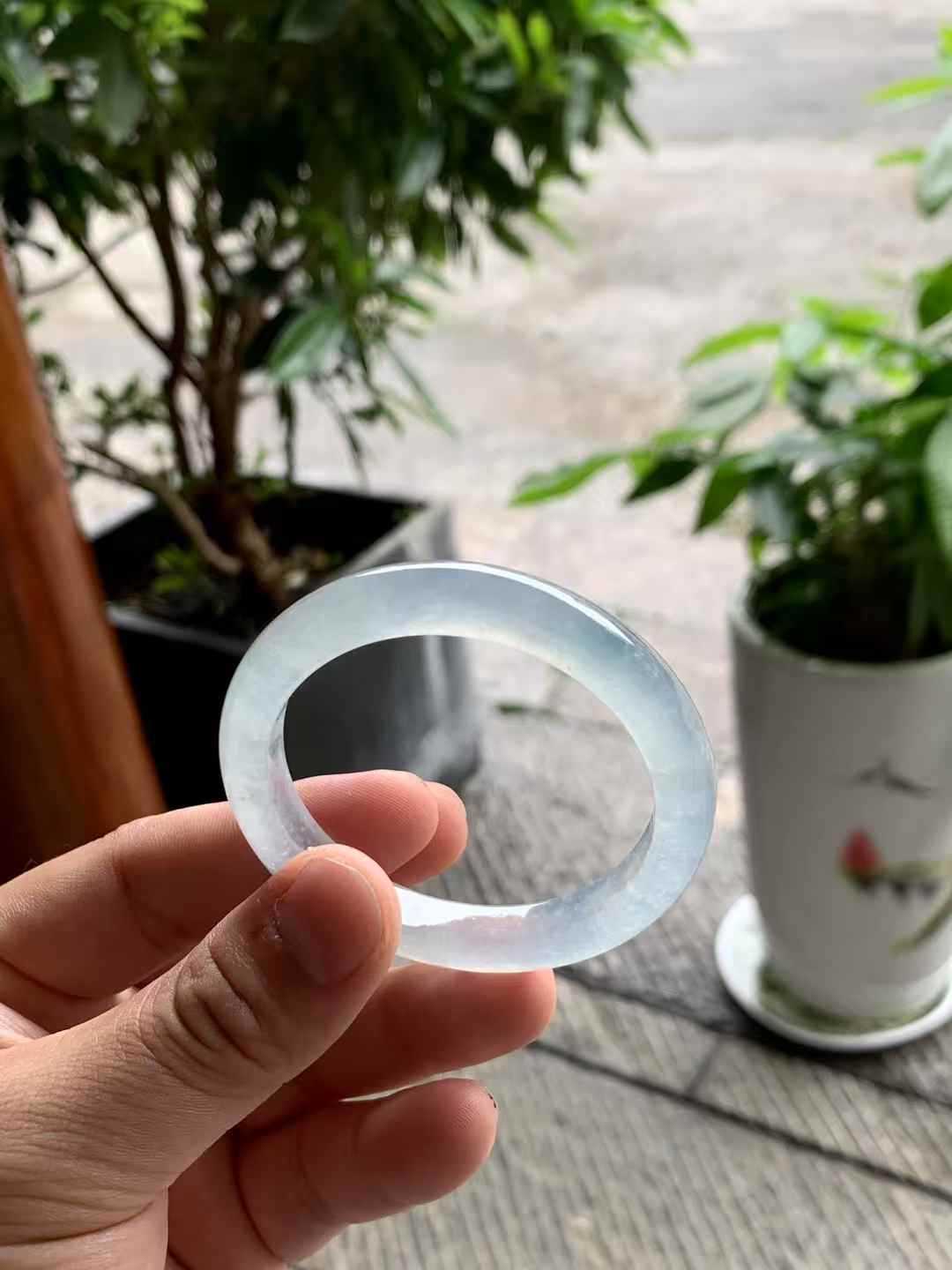 玻璃底起光冰蓝翡翠手镯