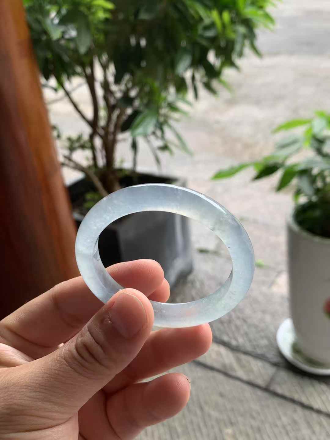 玻璃底起光冰蓝翡翠手镯