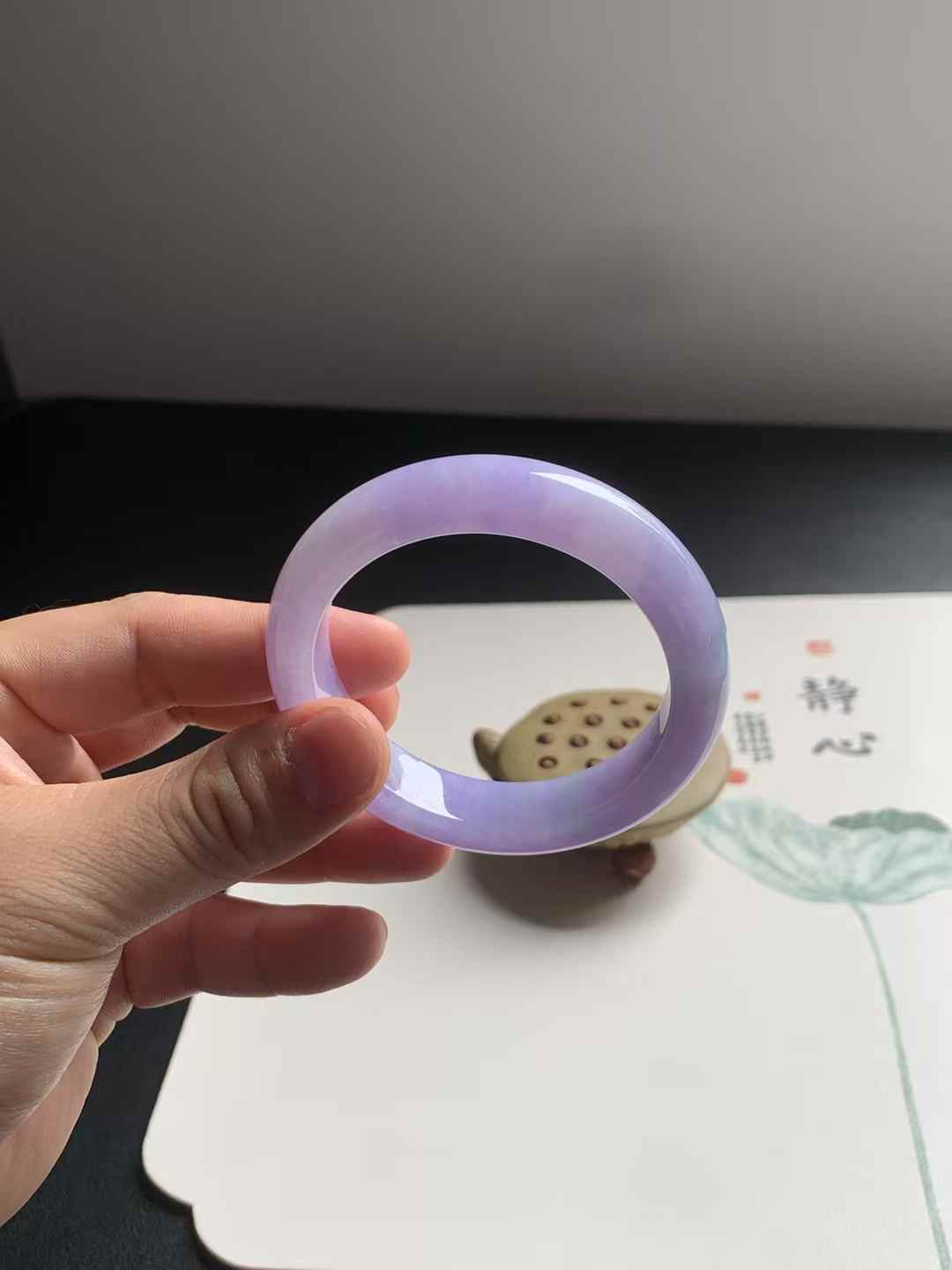 浓郁春带彩正圈翡翠手镯