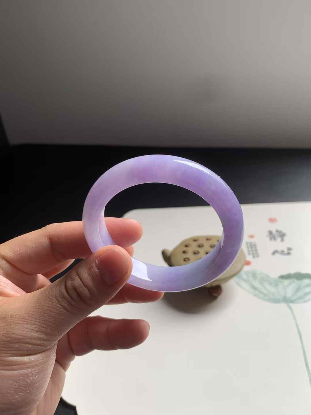 浓郁春带彩正圈翡翠手镯