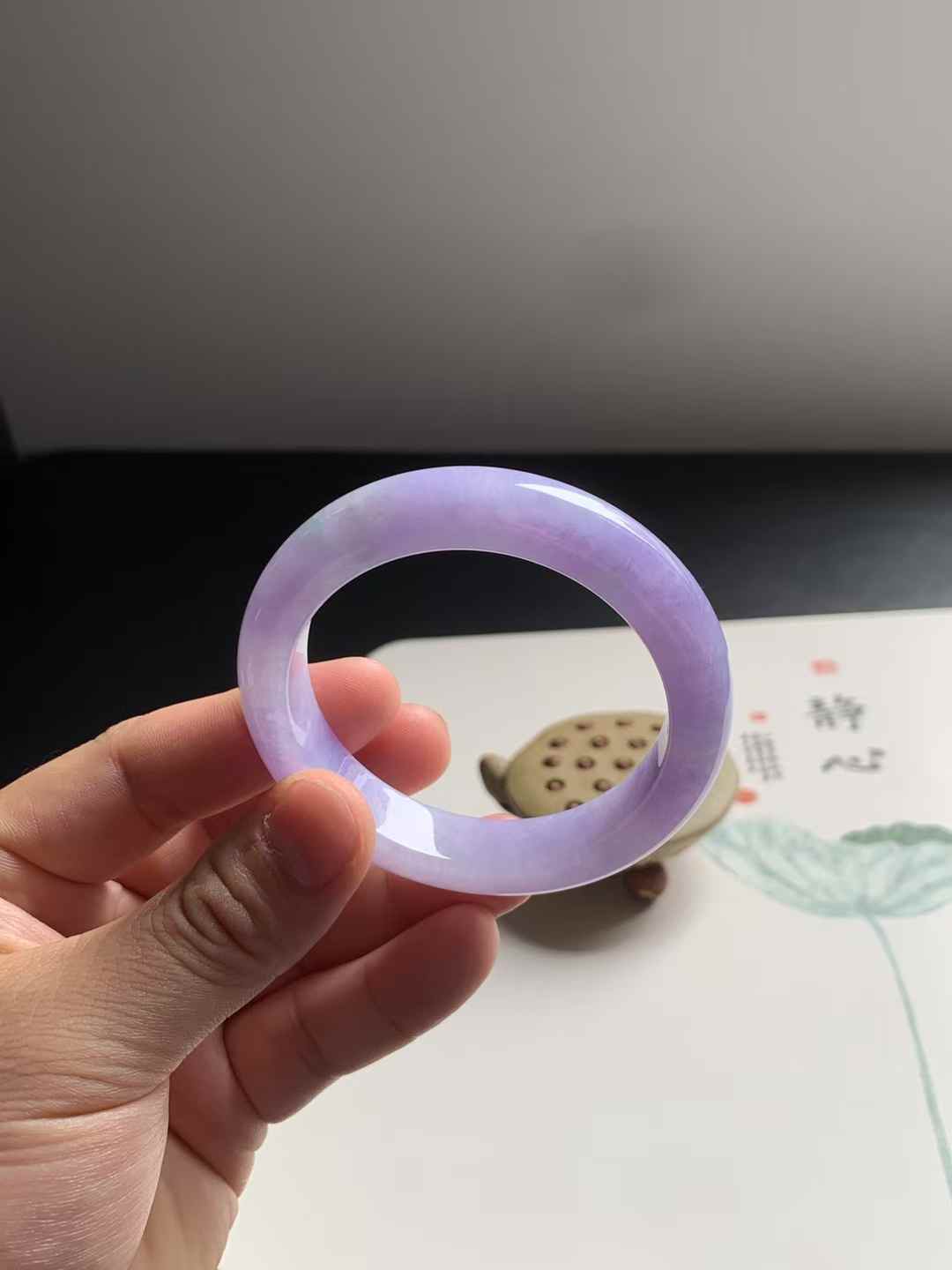 浓郁春带彩正圈翡翠手镯