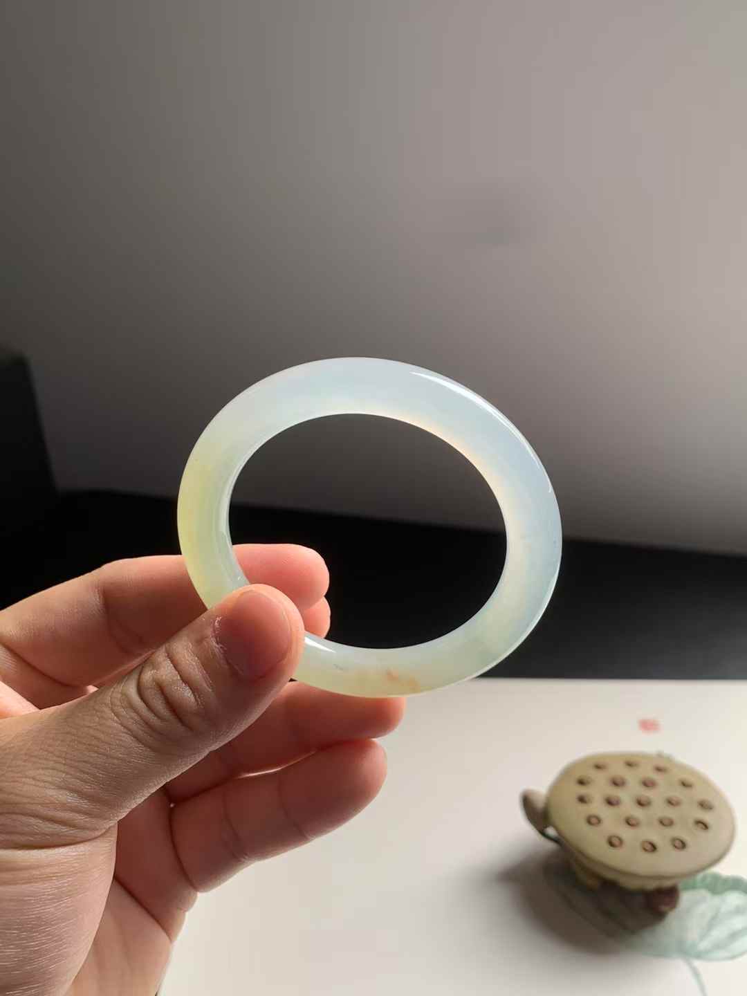 冰糖黄圆条翡翠手镯