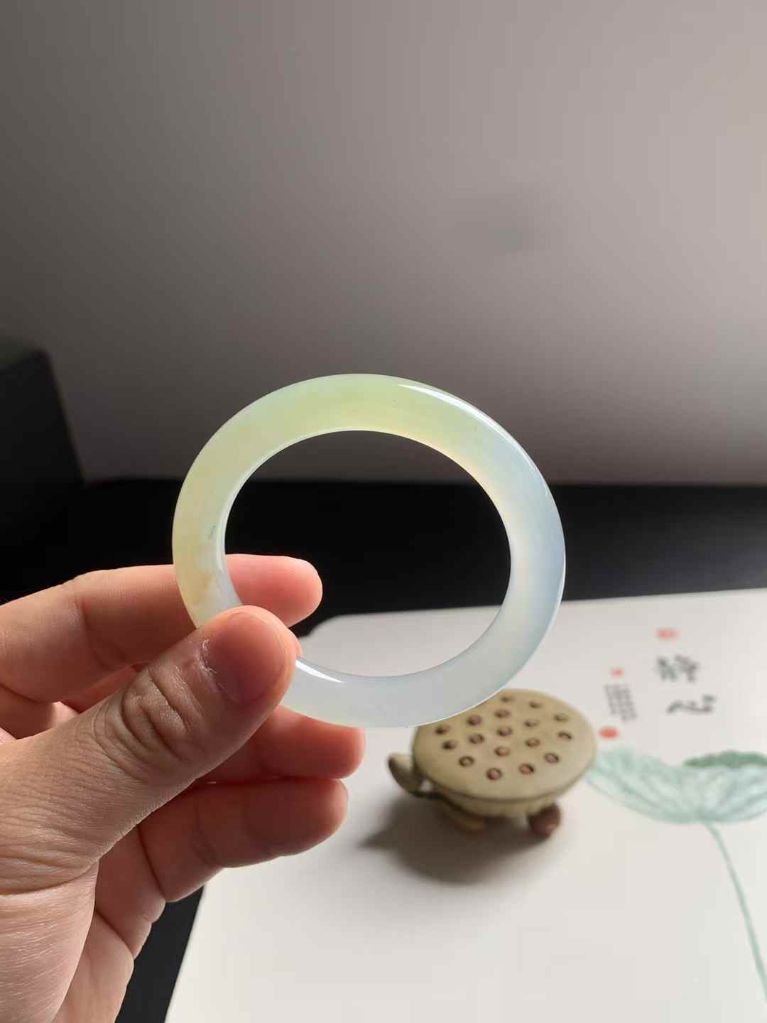 冰糖黄圆条翡翠手镯