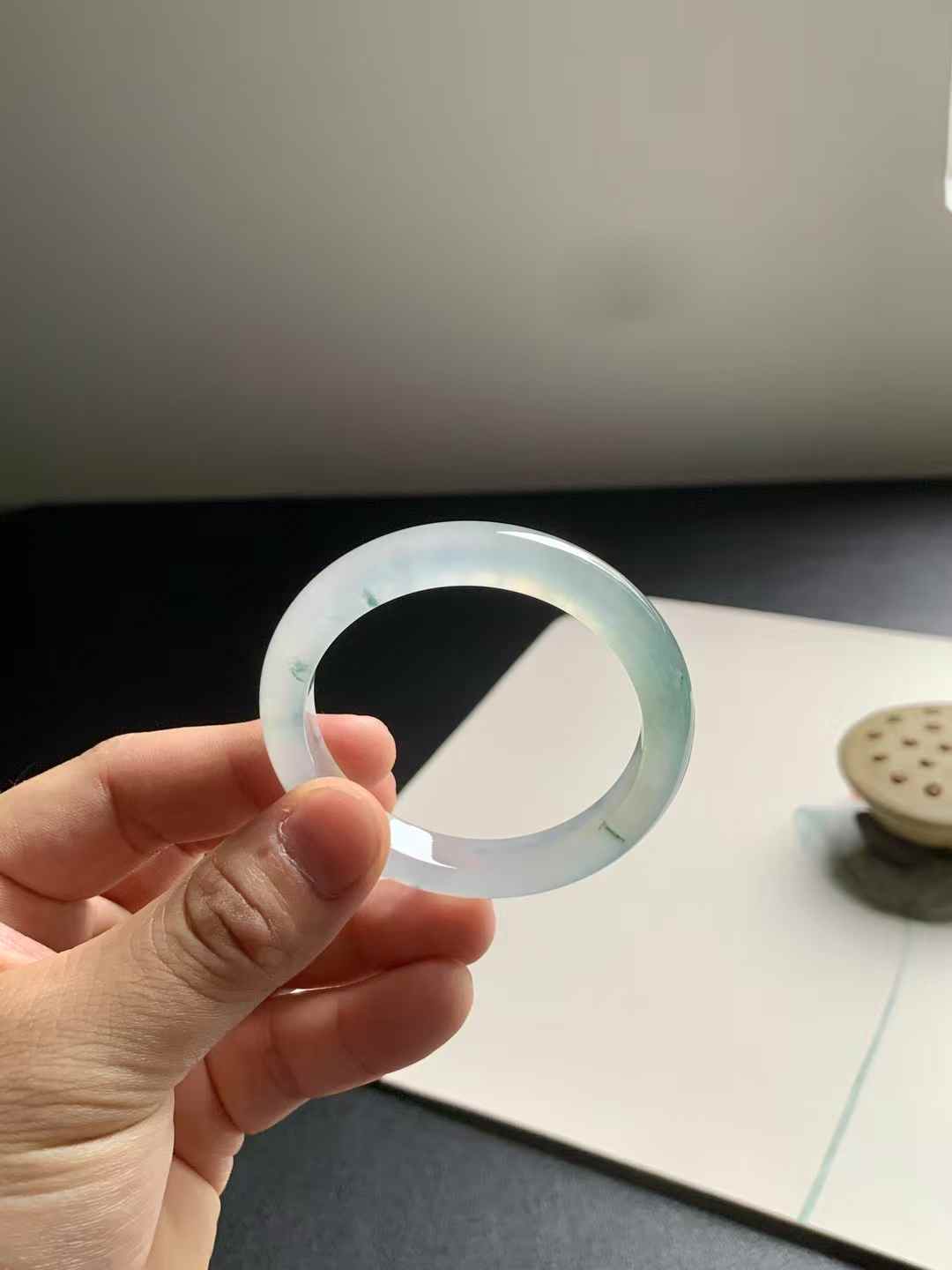 冰底飘花正圈翡翠手镯~