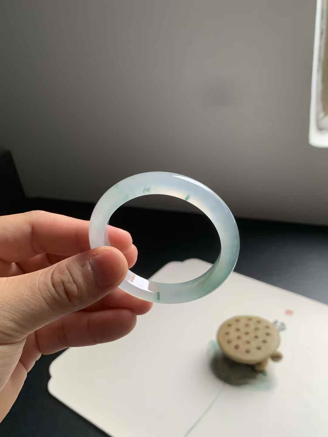 冰底飘花正圈翡翠手镯~